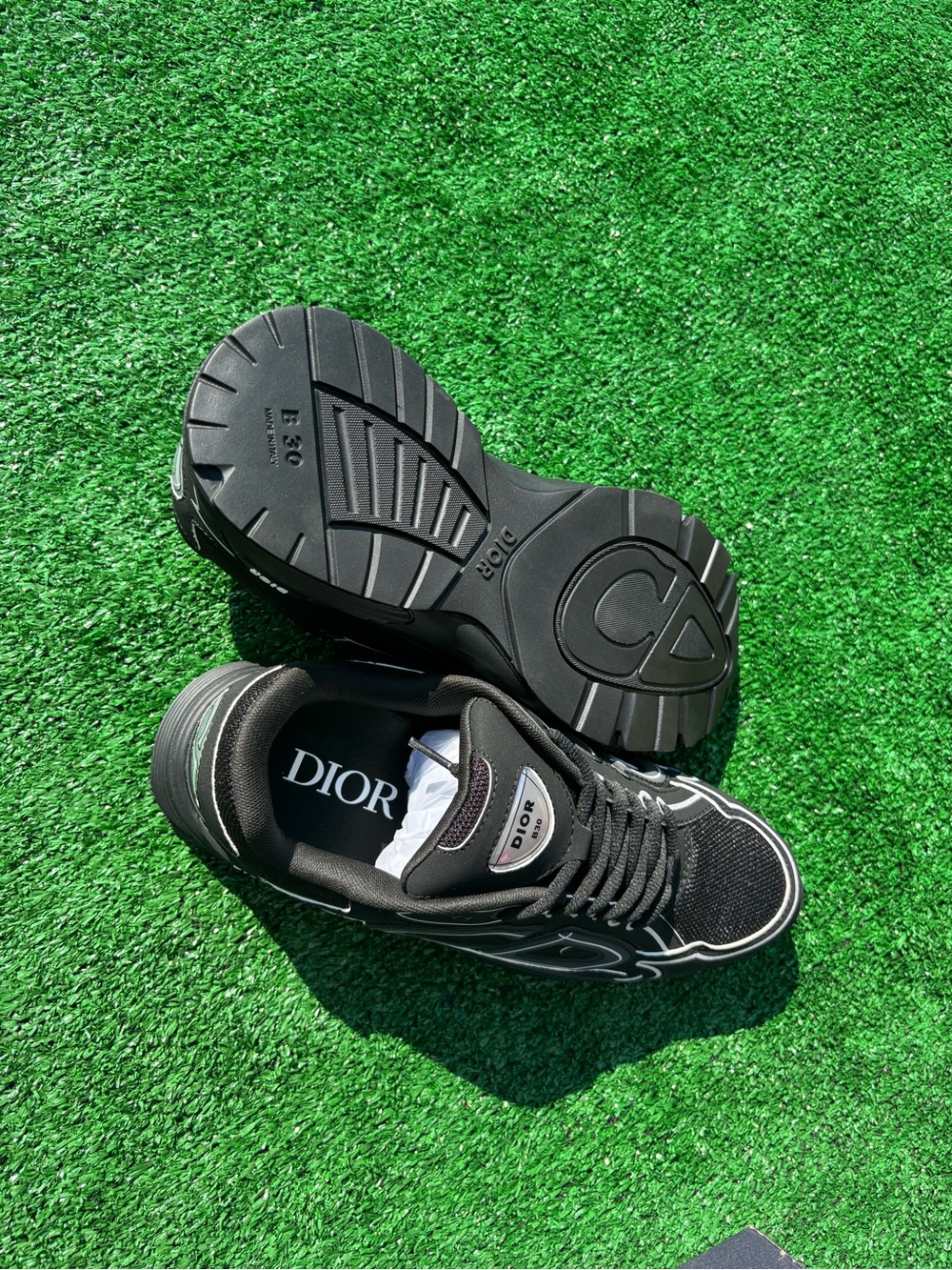 Dior Men’s Black and White Logo-Trim Lace-Up Sneakers - Picture 3 of 3